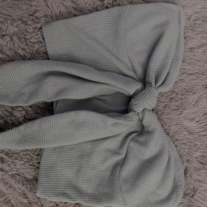SHEIN CROPPED TOP